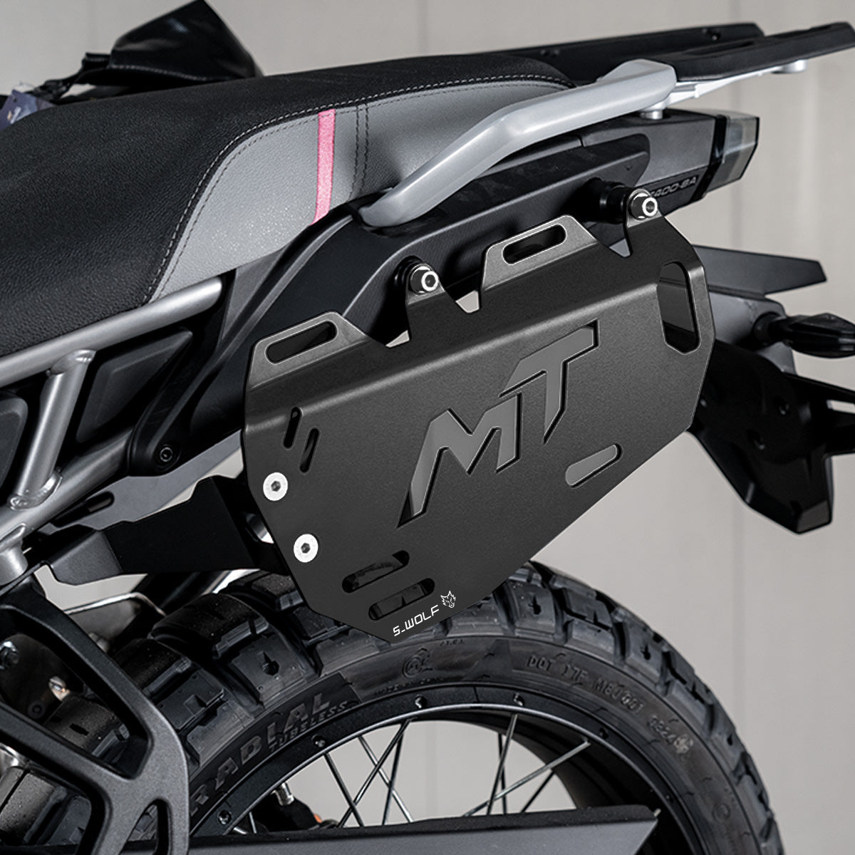Paneles laterales de extensión S-Wolf para CFMOTO 450MT (2024 en adelante) — imagen 5