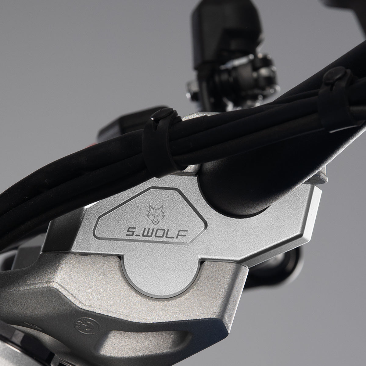 Elevador de manillar S-Wolf con desplazamiento para BMW R1300GS / R1300GS Adventure — imagen 4