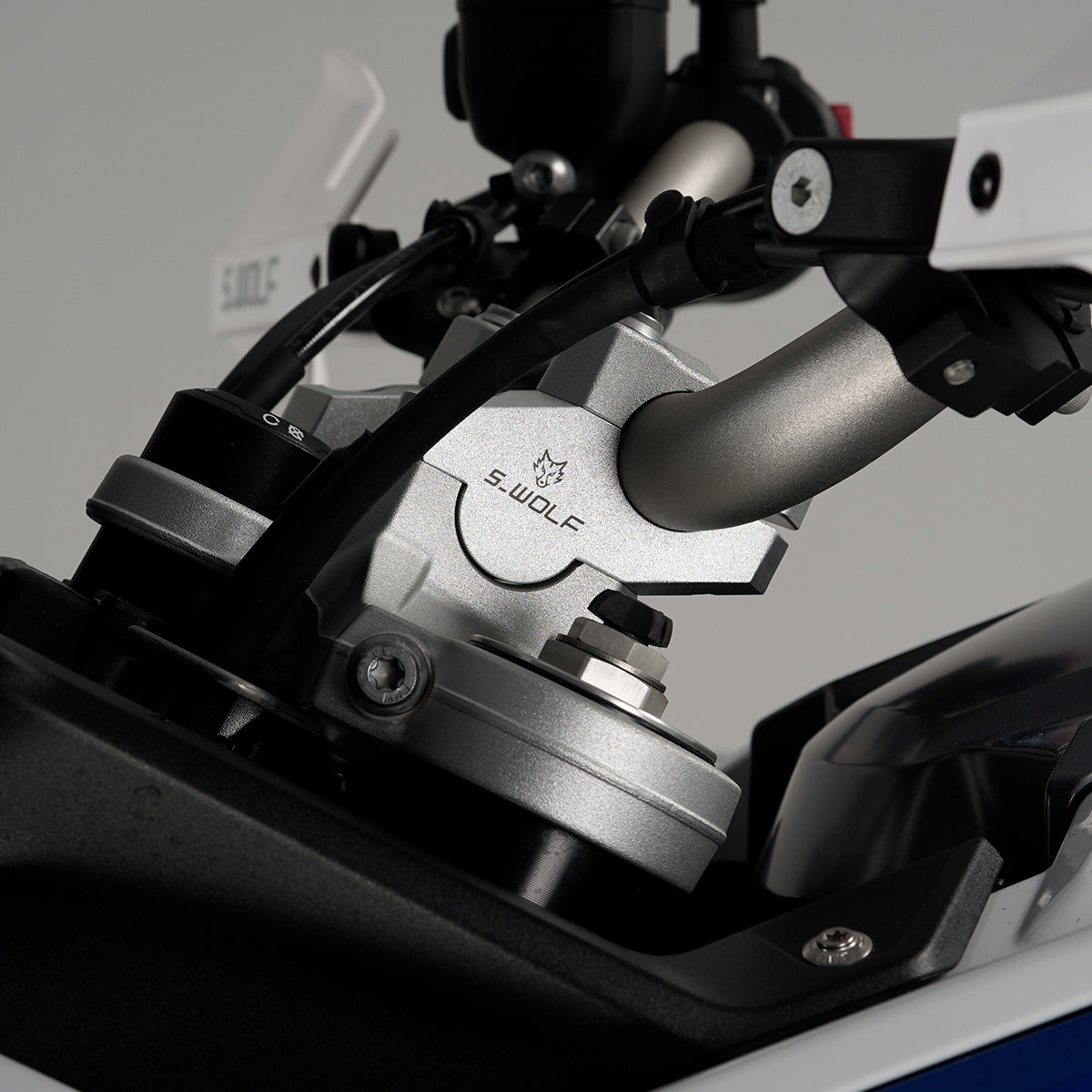 Base elevadora de manillar S-Wolf para BMW F900GS — imagen 4