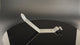 Soporte Minimalista para Casco en Acero Inoxidable – Diseño Inteligente